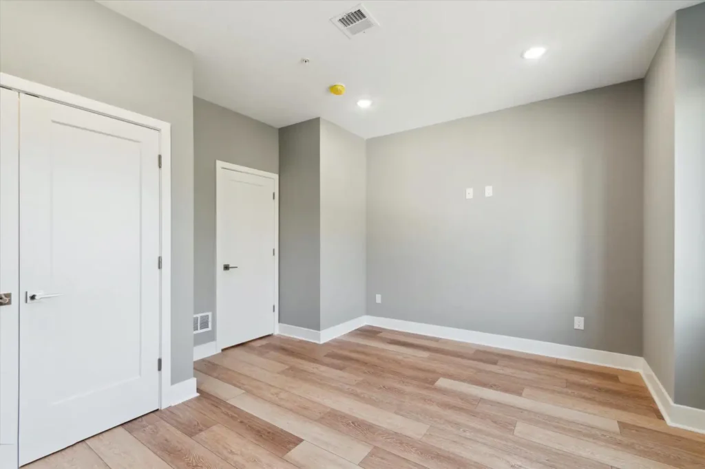 2041 N Randolph 22