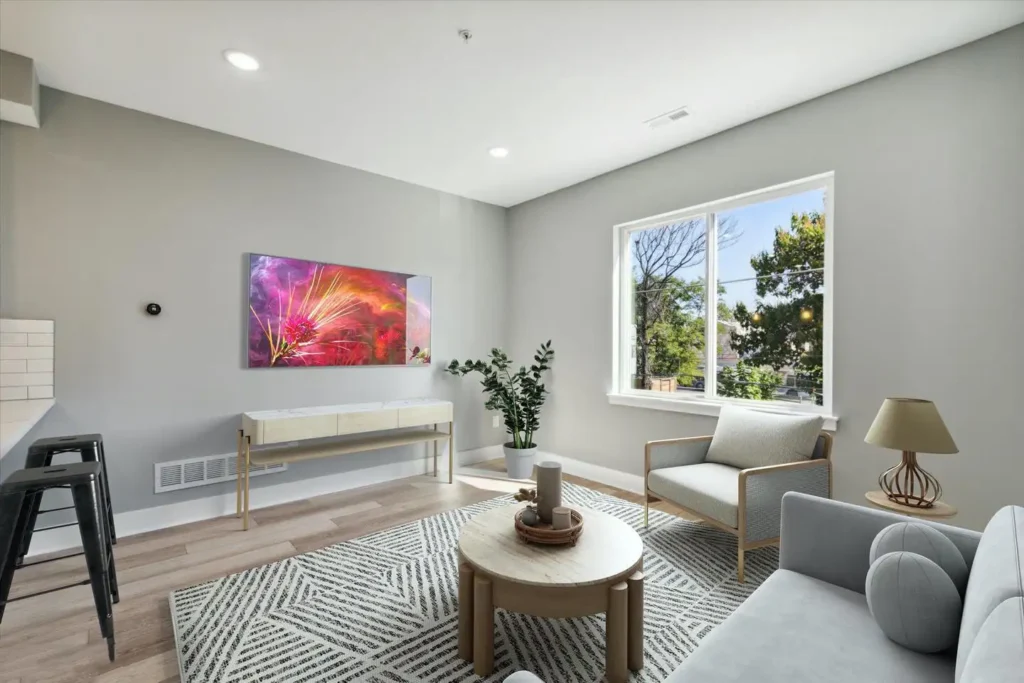 2041 N Randolph 3
